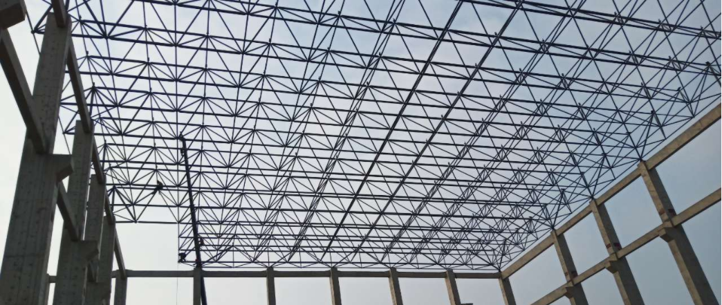 网架结构屋面提升建筑质感